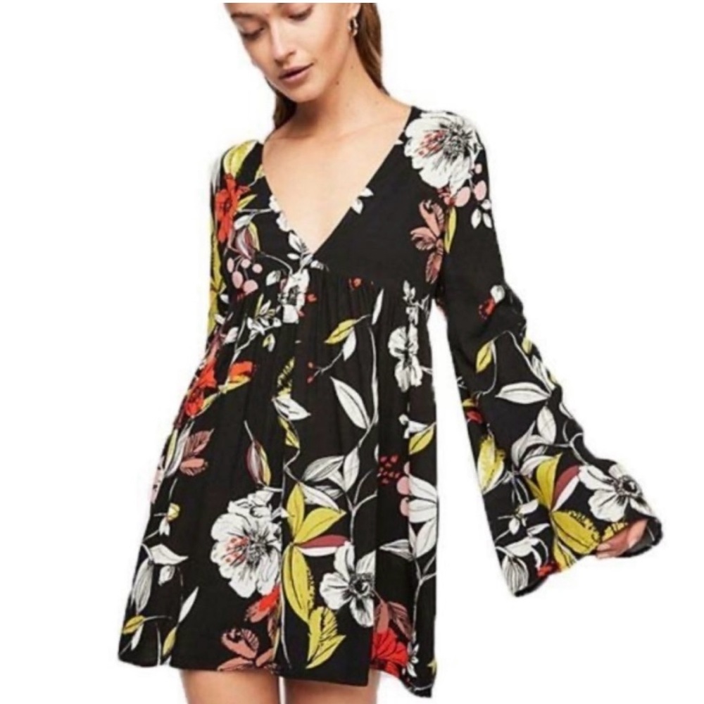 Free People S Bella Dark Floral Babydoll V Neck Bell Sleeve Tunic Top XS